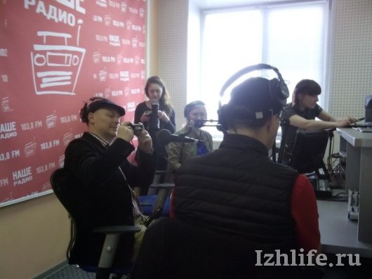 Ведущие «Нашего радио» Вахтанг Махарадзе, Павел Картаев и группа «Пилот» рассказали, какими были 15 лет назад