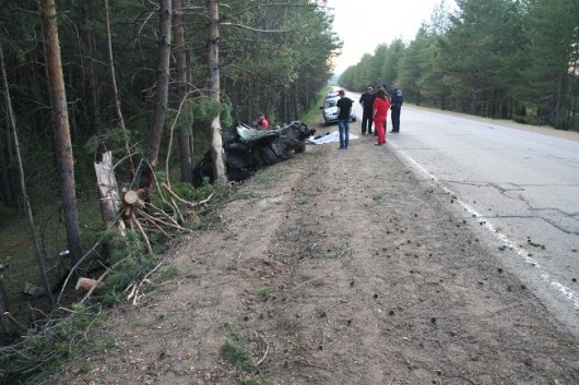 На трассе Ижевск-Гольяны «Хендай» съехал с трассы и врезался в деревья