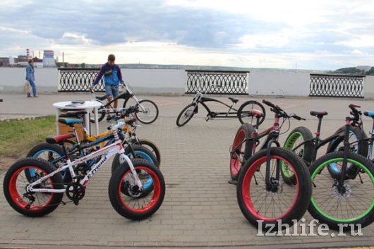Где и на каких велосипедах катаются известные в Ижевске люди