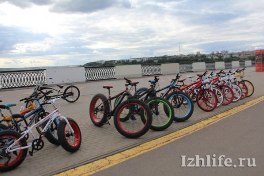Где и на каких велосипедах катаются известные в Ижевске люди