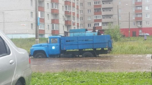В Ижевске после дождя снова подтопило улицы