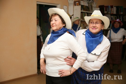 Секреты молодости: ижевские пенсионерки организовали свою танцевальную студию