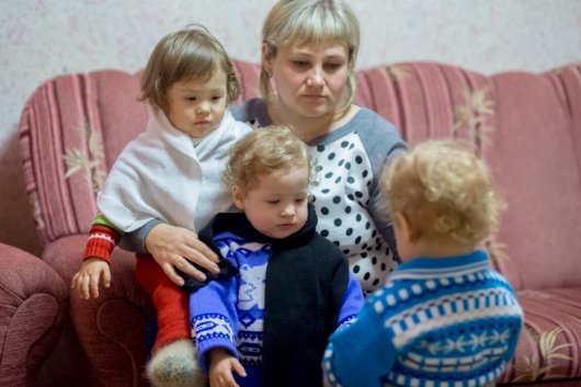 В Ижевске 2-летние тройняшки подхватили бронхит из-за холода в квартире