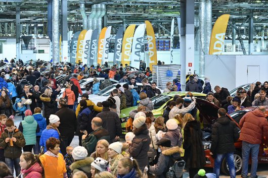Фоторепортаж: как собирают Lada Vesta в Ижевске