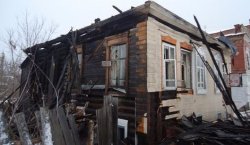 Старинный купеческий дом сгорел в Удмуртии