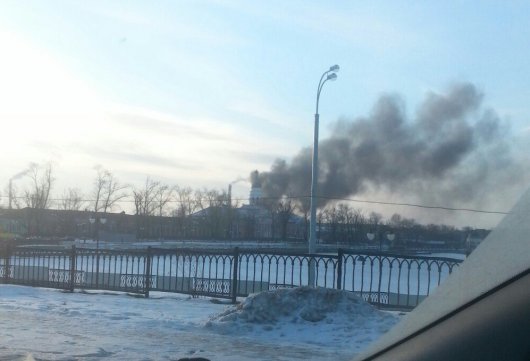 В Ижевске на территории технопарка «Мост» загорелся цех по производству мебели