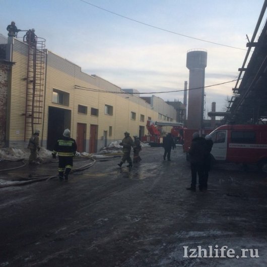 В Ижевске выясняются обстоятельства пожара на территории технопарка «Мост»