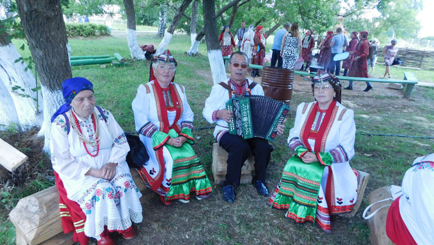 Старые быги. Быги Удмуртия. Быги Удмуртия фестиваль. Удмуртская деревня Быги.