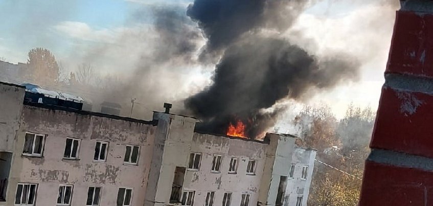 Кровлю дома в районе Машиностроителей Ижевска, где произошел пожар, отремонтируют